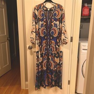 H&M patterned maxi dress. Size 6.